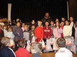M. NTAMACK avec les enfants lors de la course